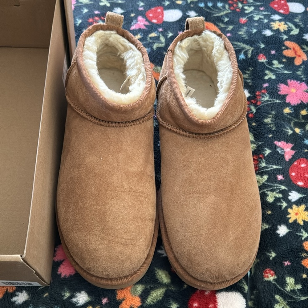 CLASSIC Ultra Mini UGGS